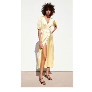 zara yellow satin dress Midi by Zara Open back with strap detail and draped fabric ZARA FLORAL YELLOW SATIN DRESS,